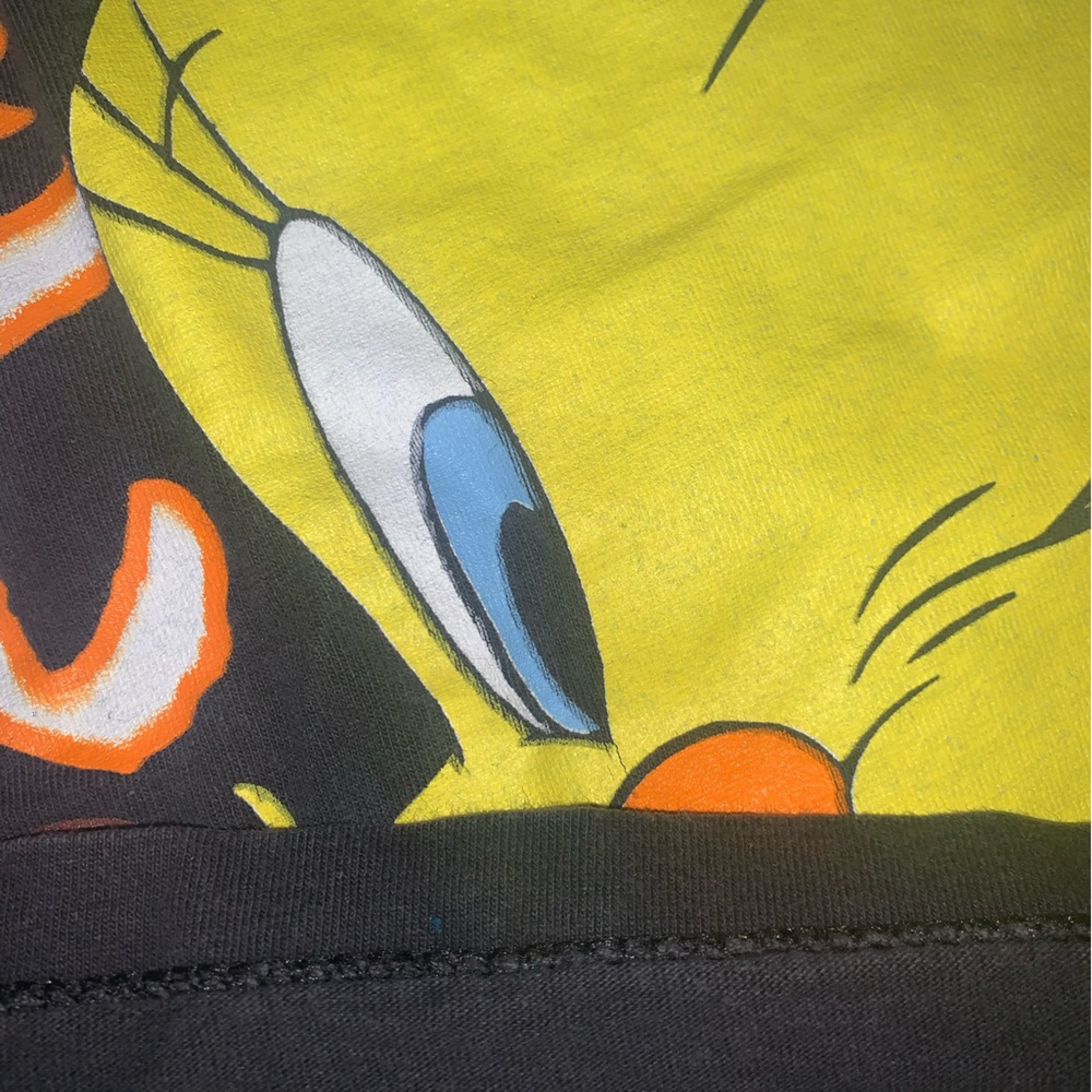 VINTAGE Looney Tunes | Trick or Treat Tweety Bird shirt - Picture 7 of 10